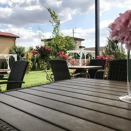 Mamaia Moments Villa, Mamaia Nord ベッド・アンド・ブレックファスト