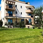 Bed & Breakfast Mamaia Moments Villa, Mamaia Nord 3*